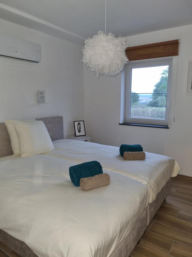 Cerf, Ouvre-Moi B&B Rochefort Eksteriør billede