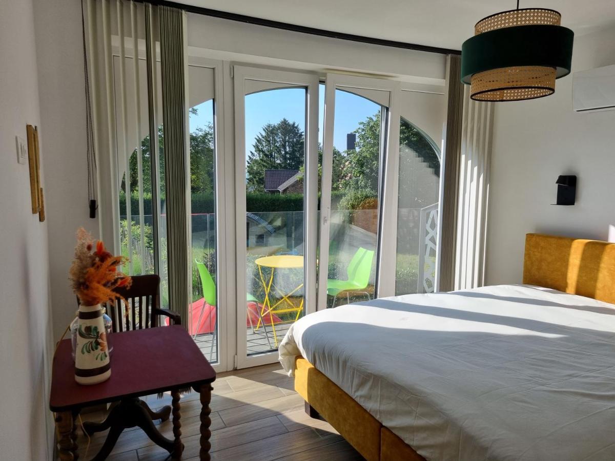Cerf, Ouvre-Moi B&B Rochefort Eksteriør billede