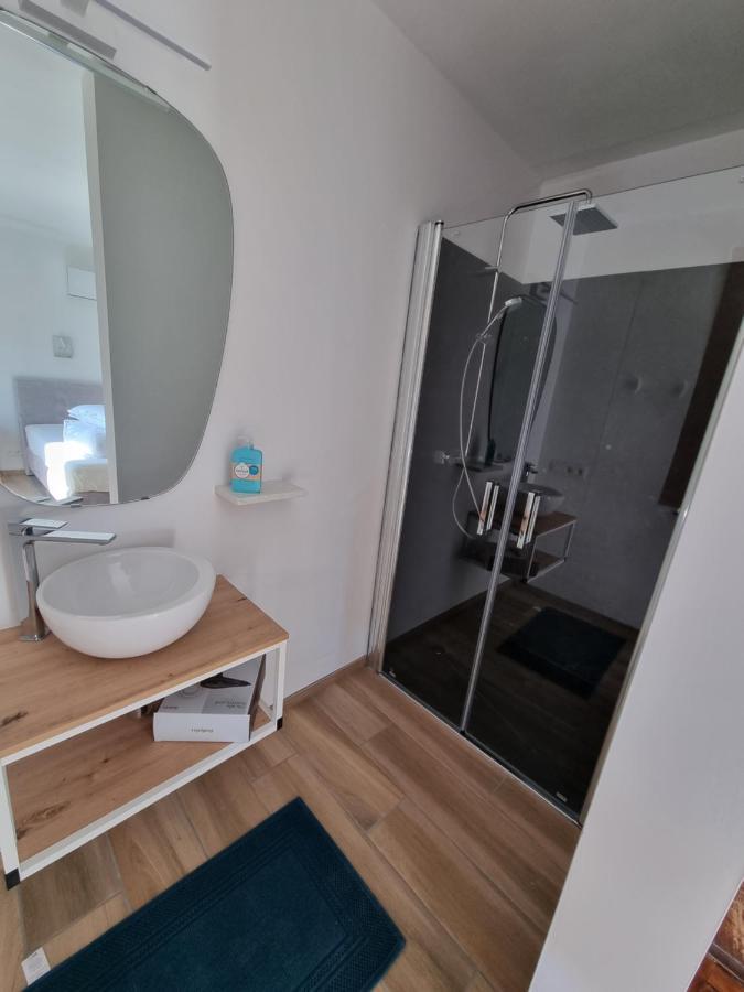 Cerf, Ouvre-Moi B&B Rochefort Eksteriør billede